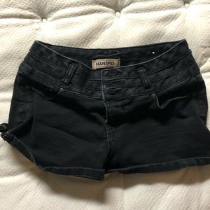 High-wasted Black Shorts